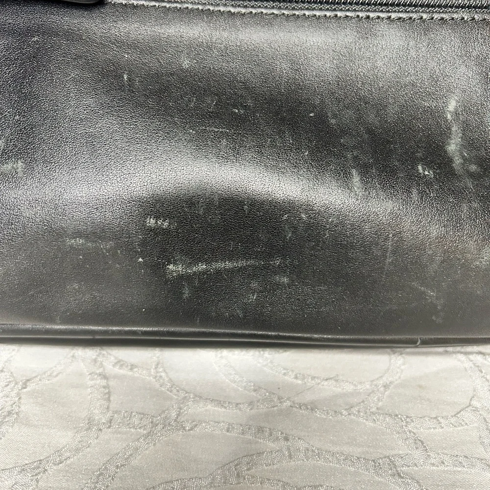 Tumi Black Leather Laptop Shoulder Briefcase.